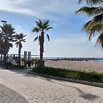 Seasons 1, Golem Kompleksi Dielli Διαμέρισμα Qerret (Tirana)